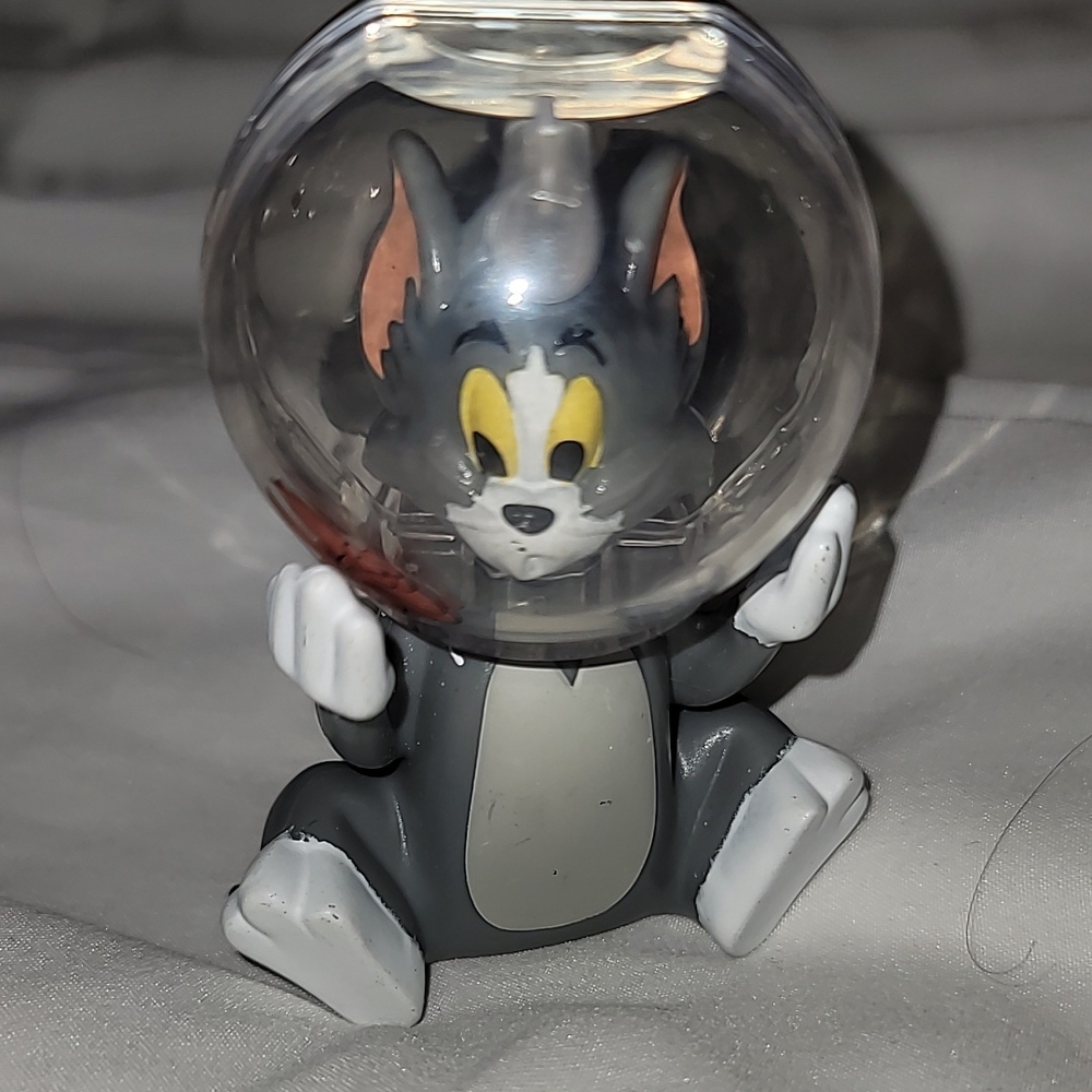 2021 McDonald's Tom & Jerry Tom's Tom and the Fishbowl 3" Tall Toy Figure